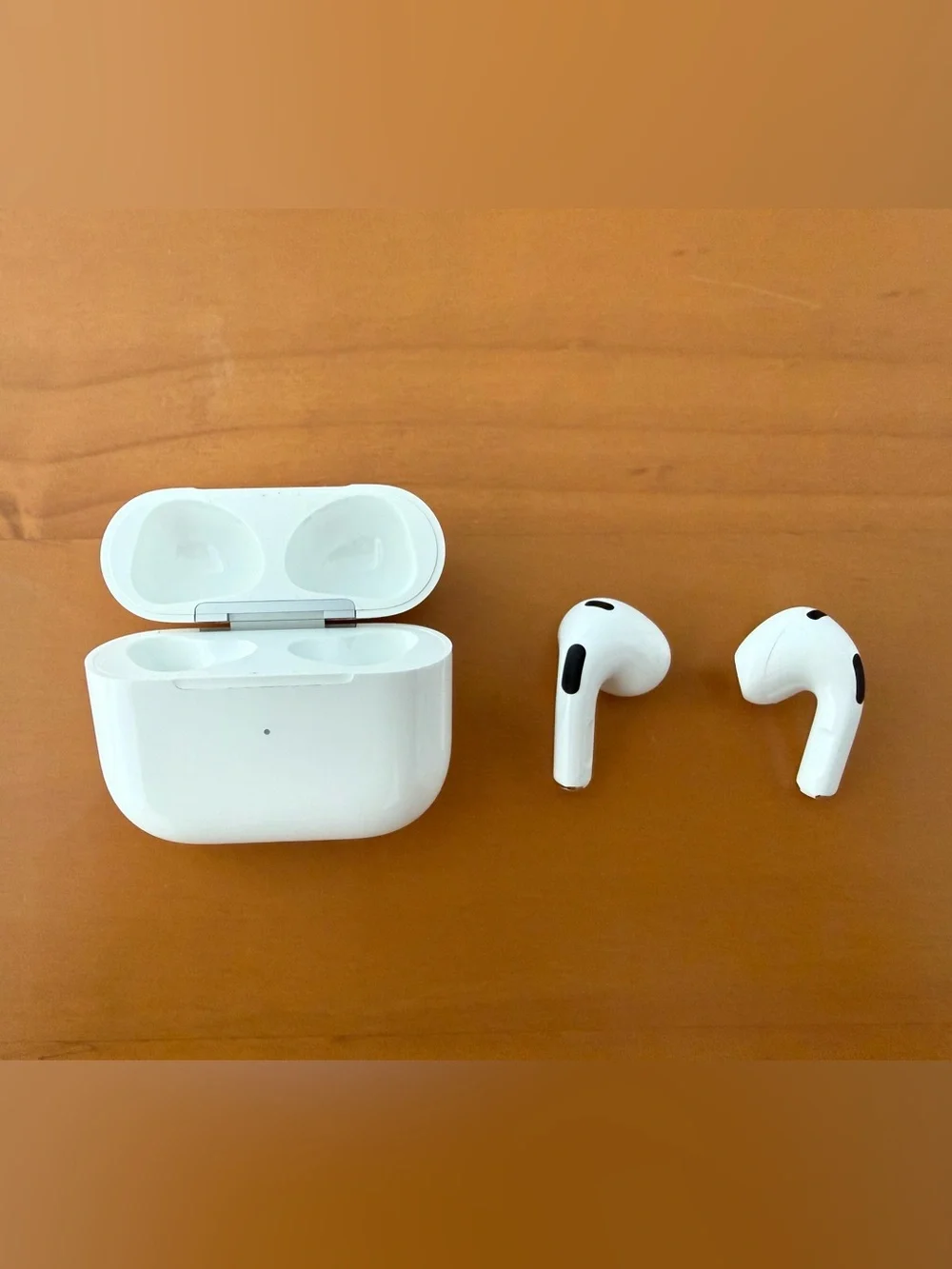 Apple White Wireless Earbuds (3rd Gen)
